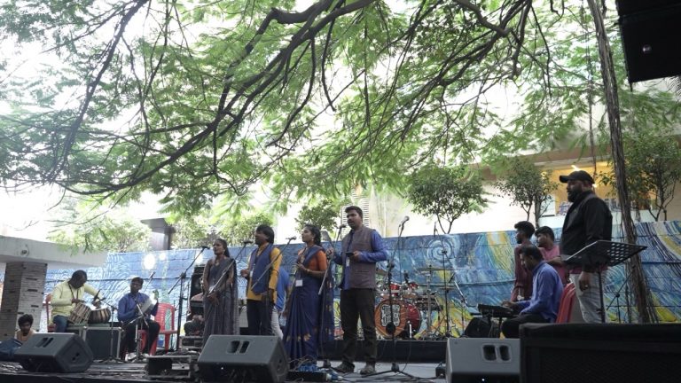 KSR7898.MP4.11_29_04_14.Still001 Large